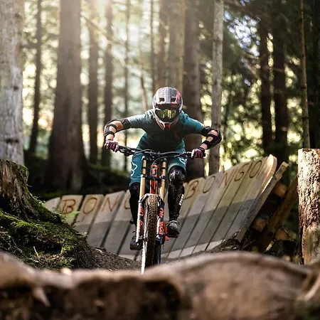 Bike And Hike 아파트 레오강